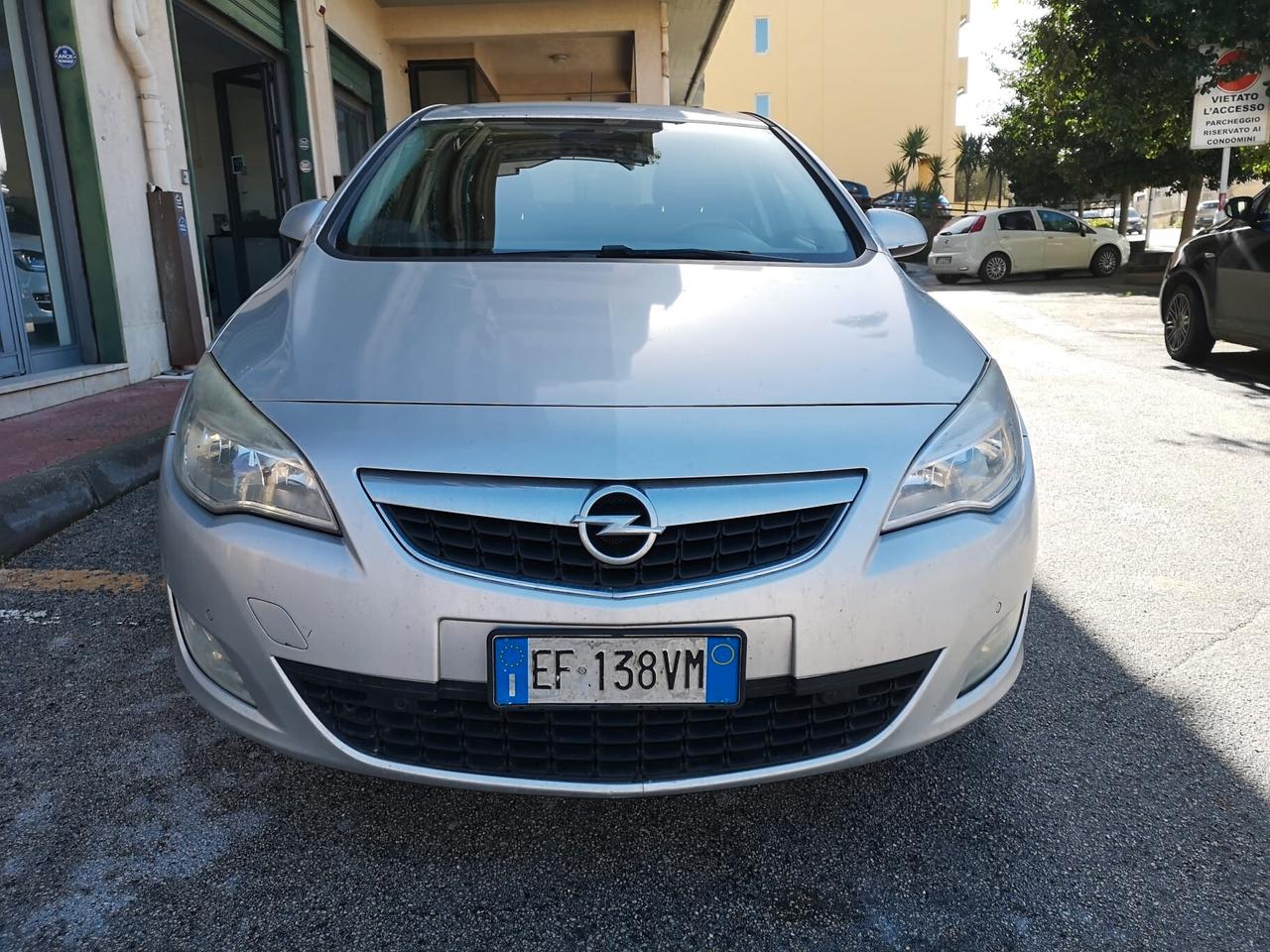 Opel Astra 1.7 CDTI 110CV 5p 2011