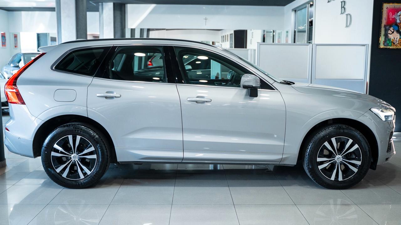 Volvo XC 60 XC60 B4 D 2.0 GEARTRONIC AWD MOMENTUM SPORT LED NAVI FULL OPTIONAL