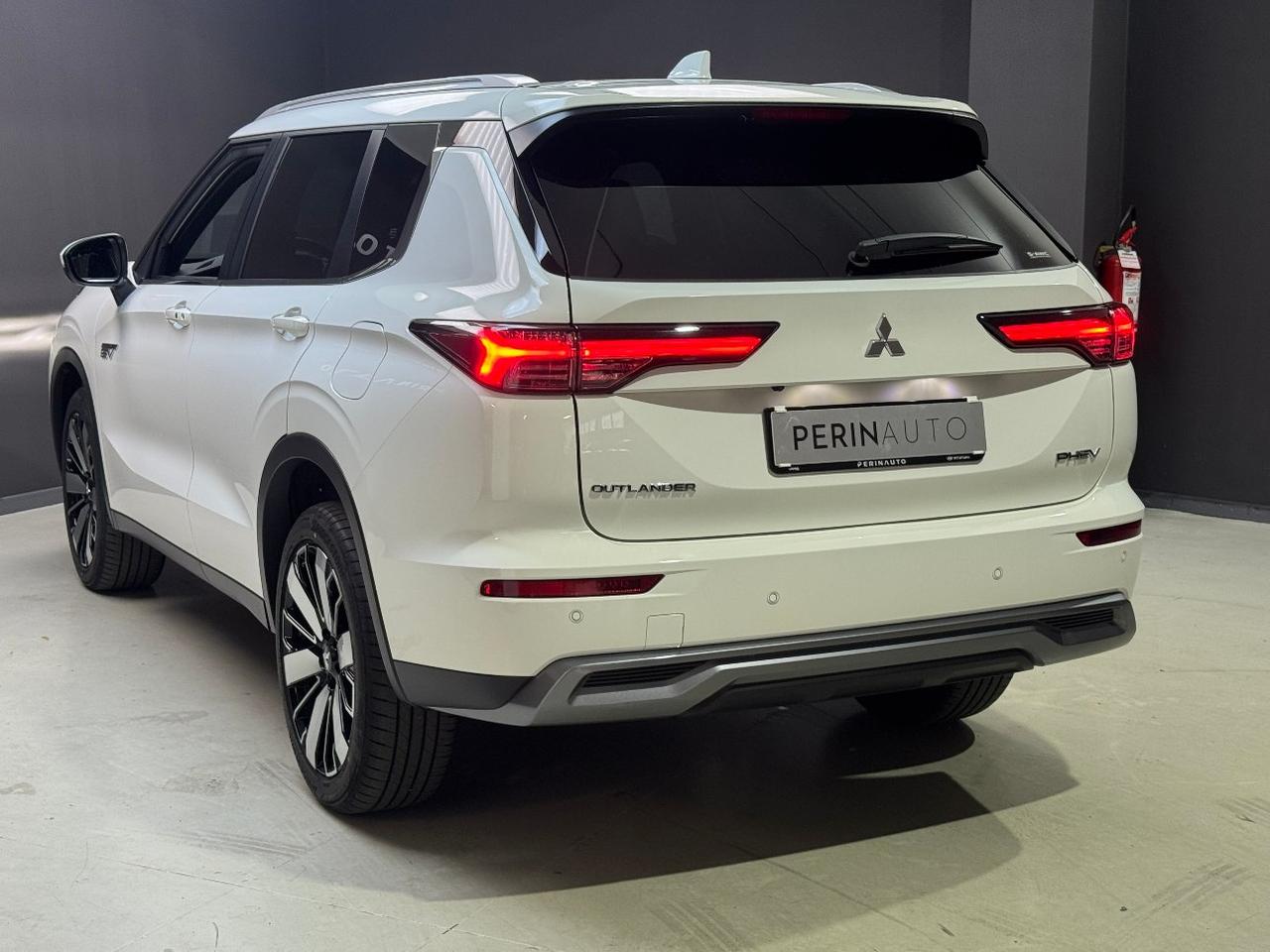 Mitsubishi Outlander 2.4 phev Intense con 8 Anni di Garanzia