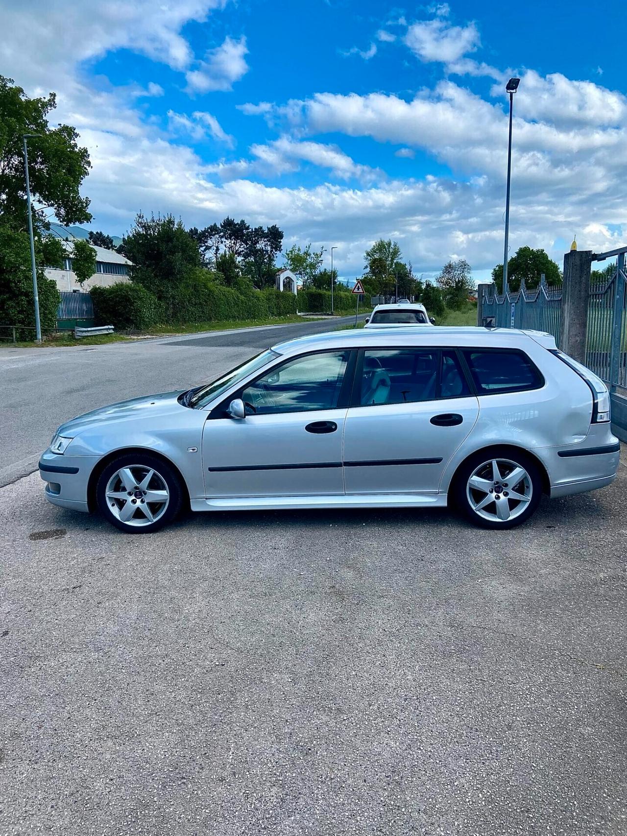 Saab 9-3 SportHatch 1.9 TiD 16V DPF Vector PELLE