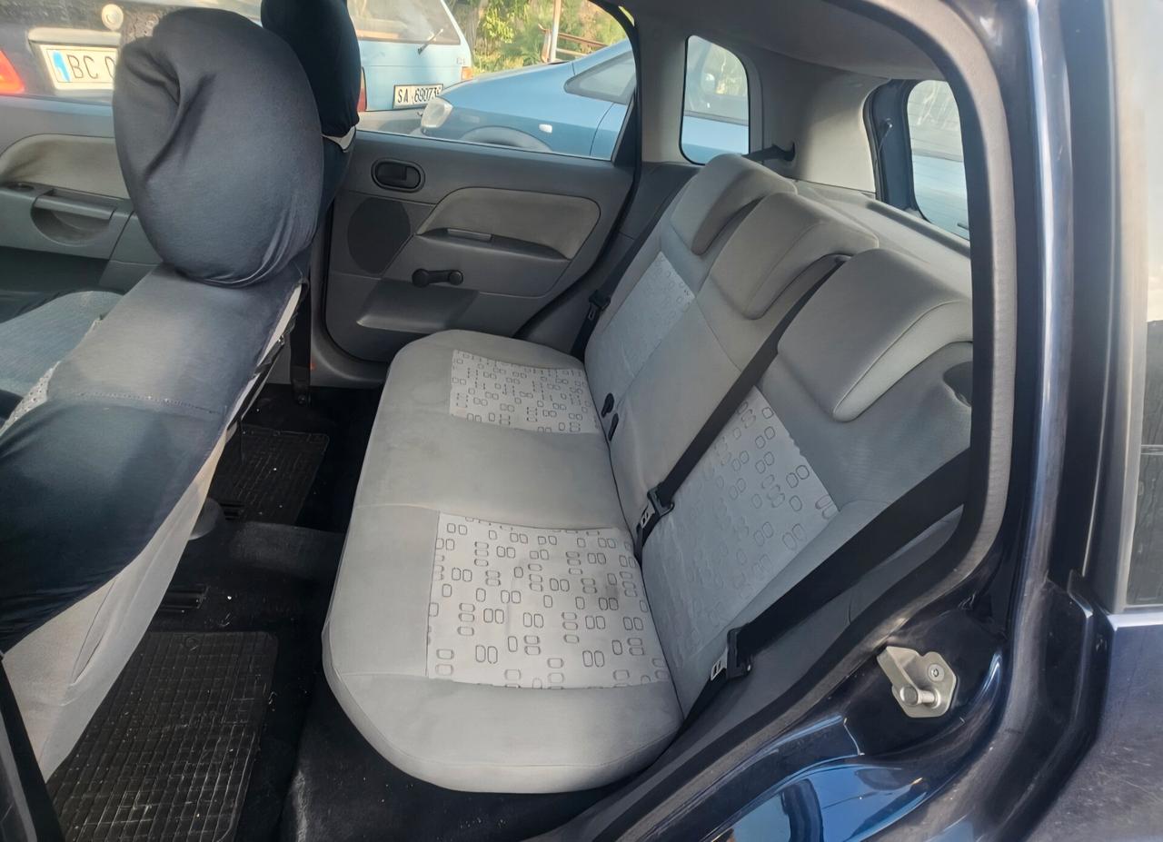 Ford Fiesta 1.2 16V 5p. Ambiente