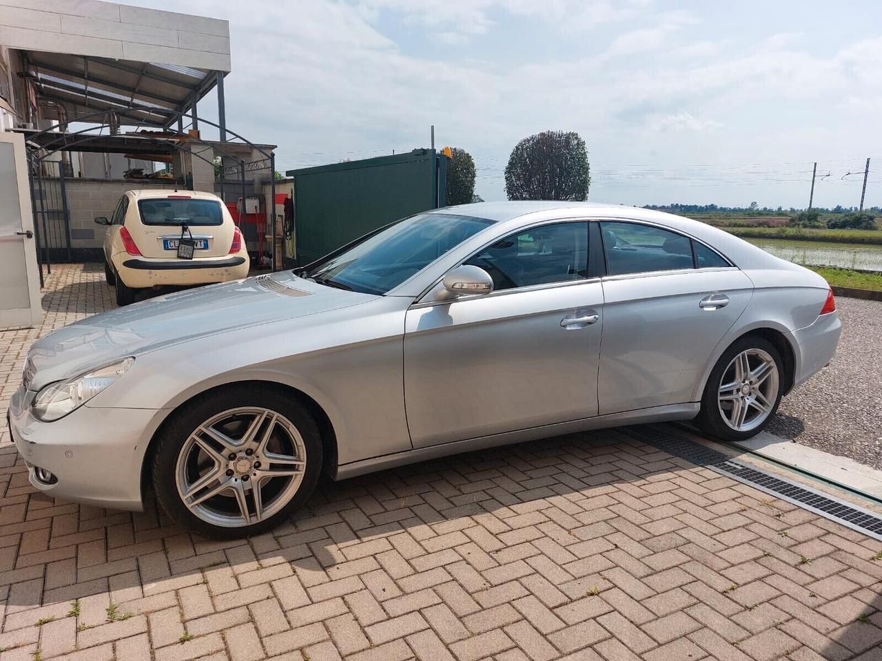 Mercedes-Benz CLS 350 V6 272CV SPORT AMG NAVY TEL.!!!!