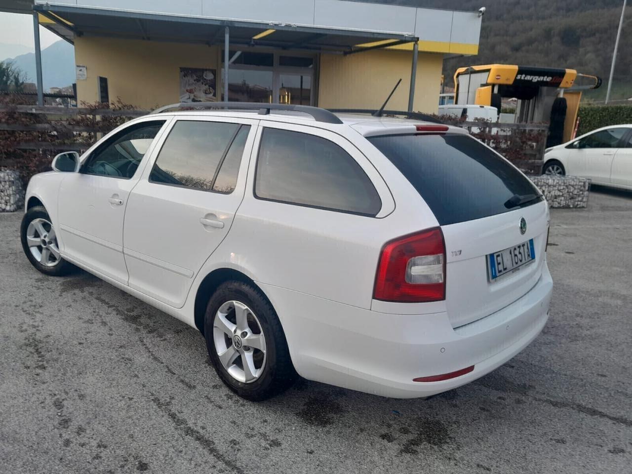 Skoda Octavia 1.6 TDI CR F.AP. Wagon Elegance