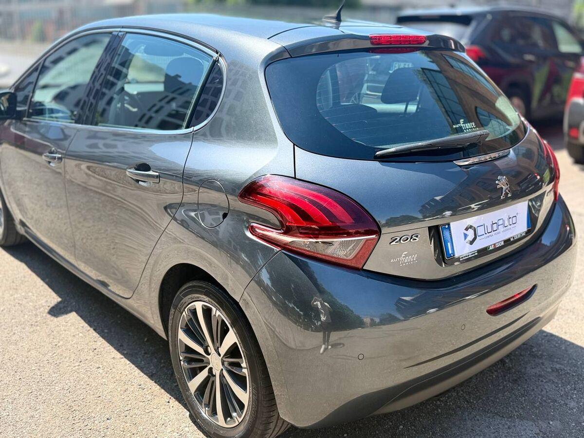 Peugeot 208 1.2 puretech Allure 82cv 3p