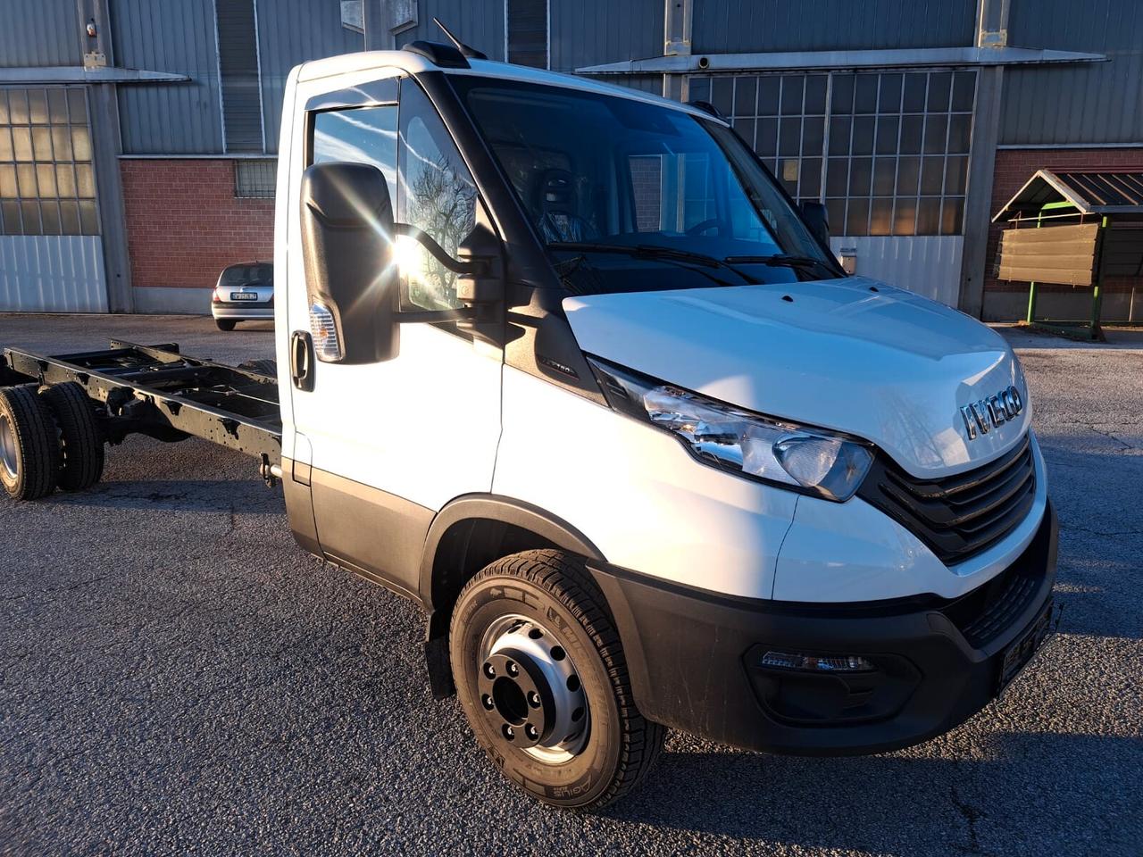 Carro attrezzi IVECO Daily 70C18 pianale e forca