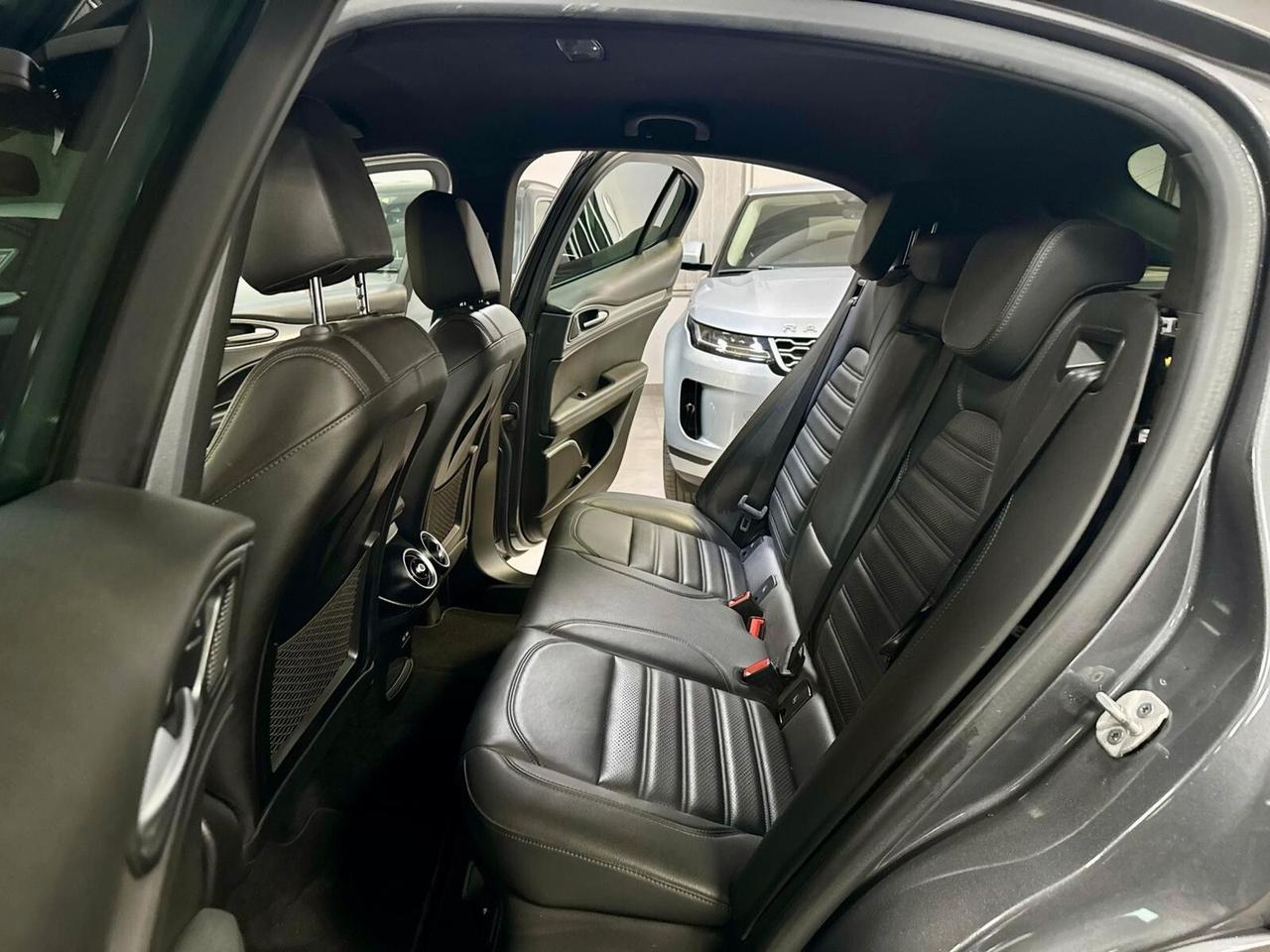 Alfa Stelvio 2.2 TD 210CV AT8 Q4 Veloce 2021