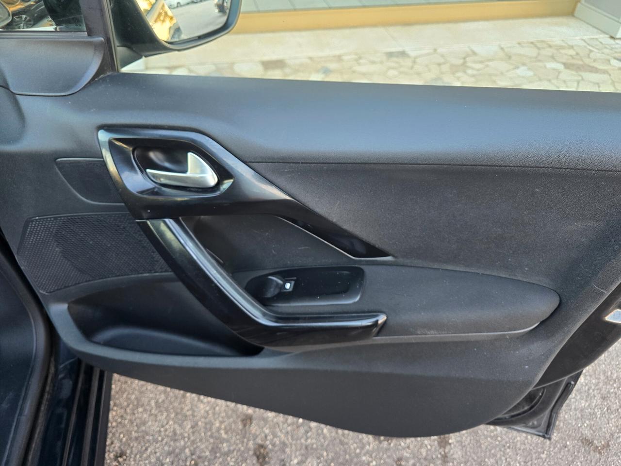 Peugeot 208 1.4 HDi 68 CV 5 porte Active