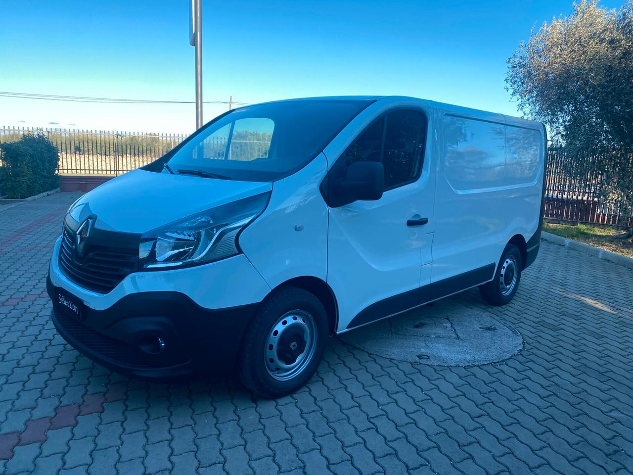 RENAULT TRAFIC AUTOCARRO 3 POSTI KM CERTIFICATI