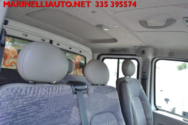 RENAULT Mascott 160.35 7 P. 3.0 CASSONE FISSO CON GRU FASSI F28