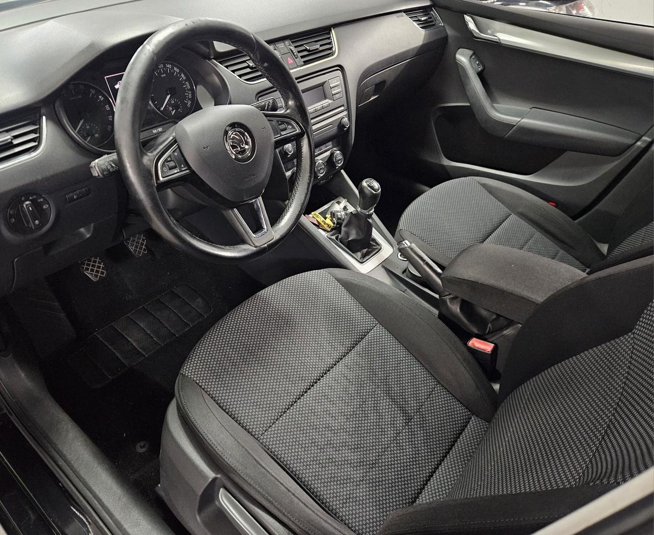 SKODA OCTAVIA RESTYLING 1.6 TDI 2015 PERFETTA