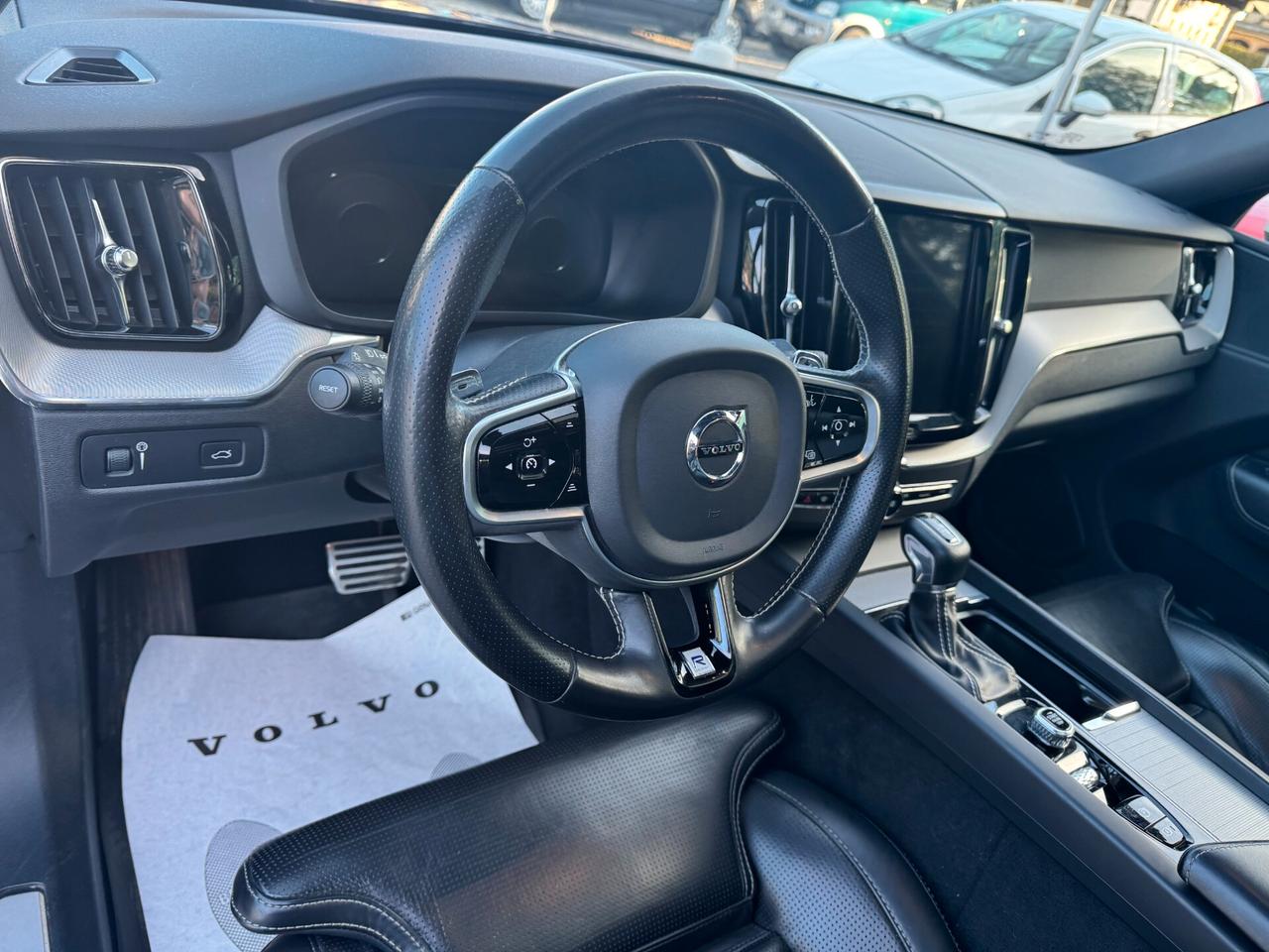 Volvo XC 60 XC60 D5 AWD Geartronic R-design