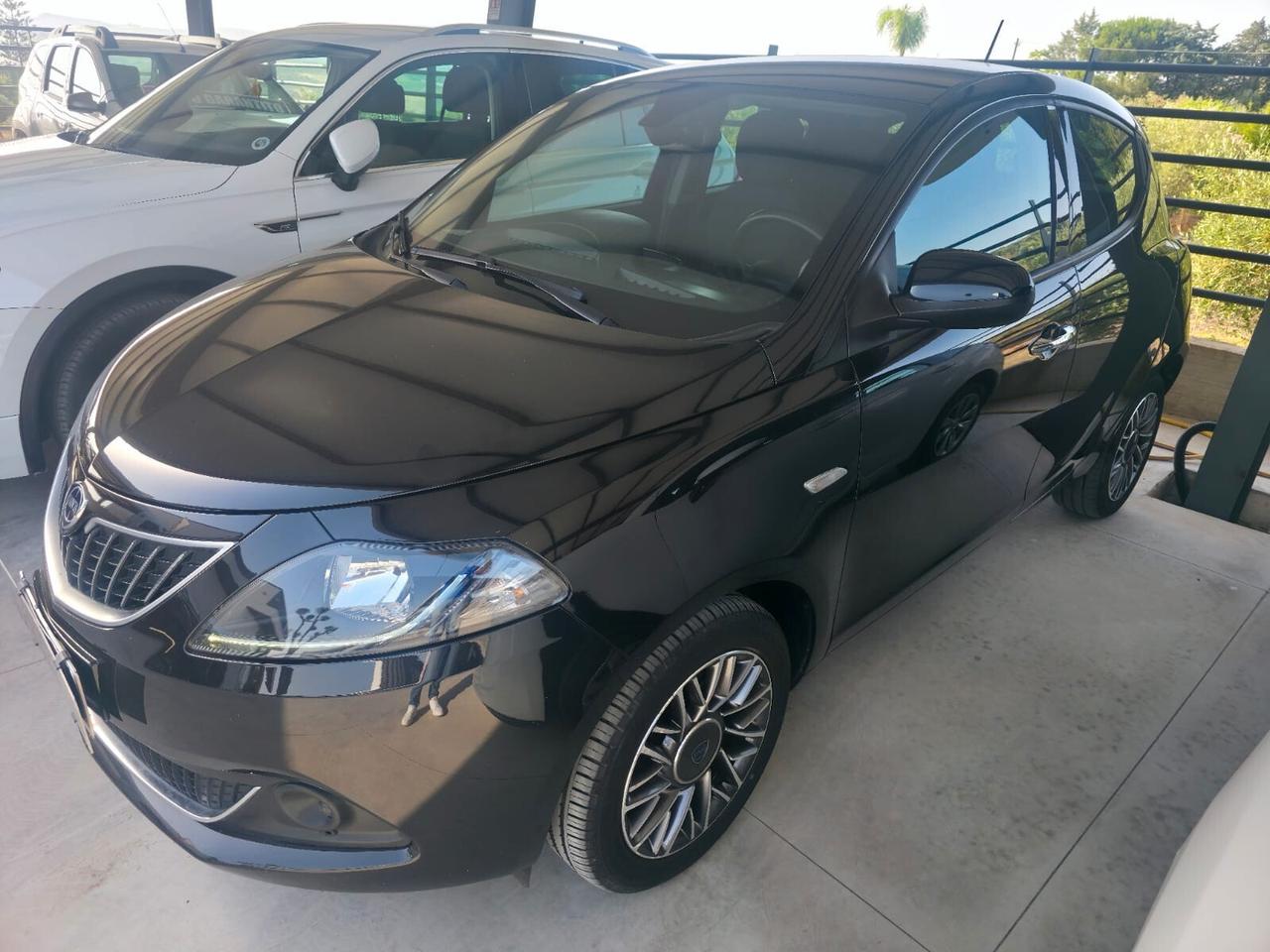 Lancia Ypsilon 1.0 FireFly 5 porte S&S Hybrid Gold Plus