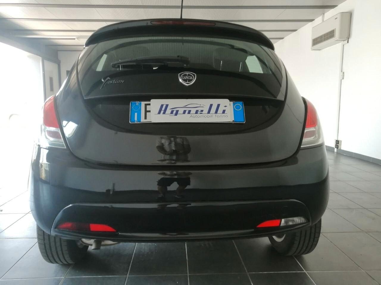 Lancia Ypsilon 1.2 69 CV 5 porte GPL Ecochic Silver