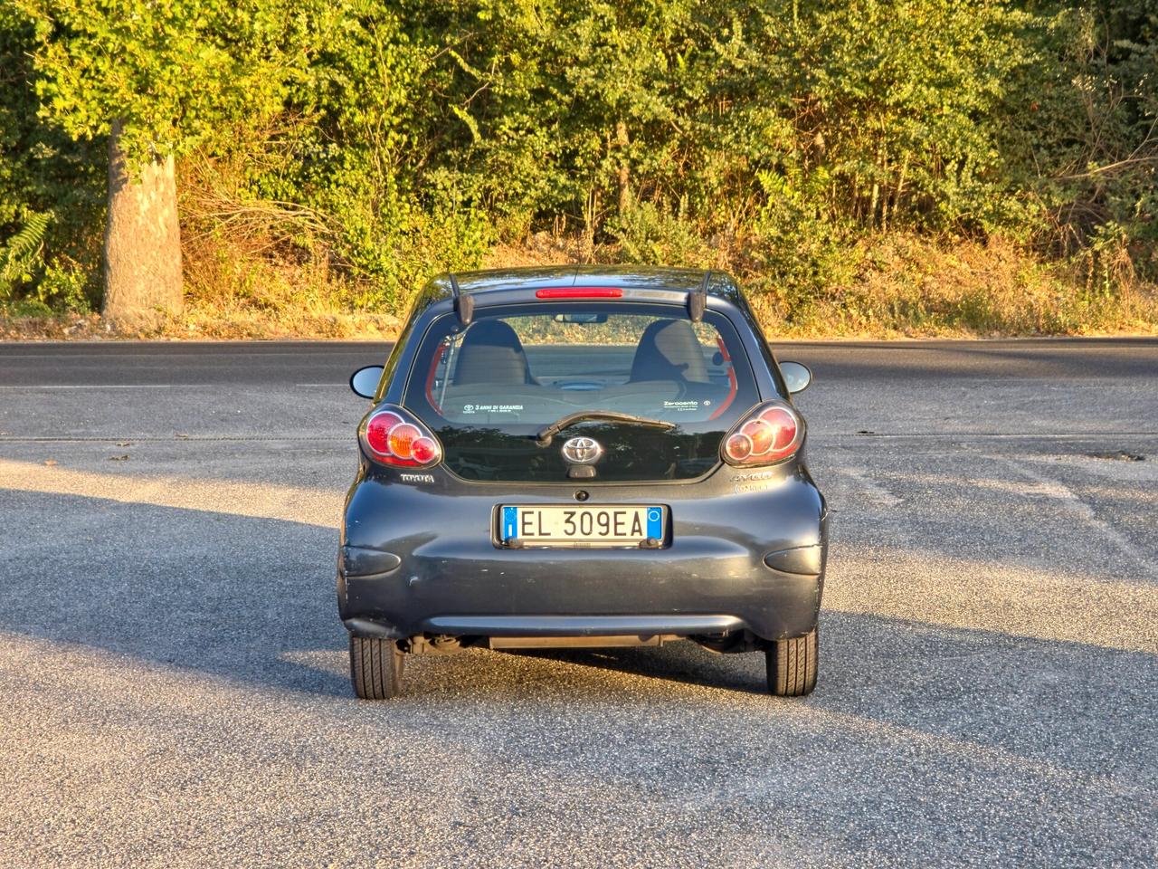 Toyota Aygo 1.0 12V VVT-i 5 porte Deep Ocean Connect E5 Manuale NEO 2012