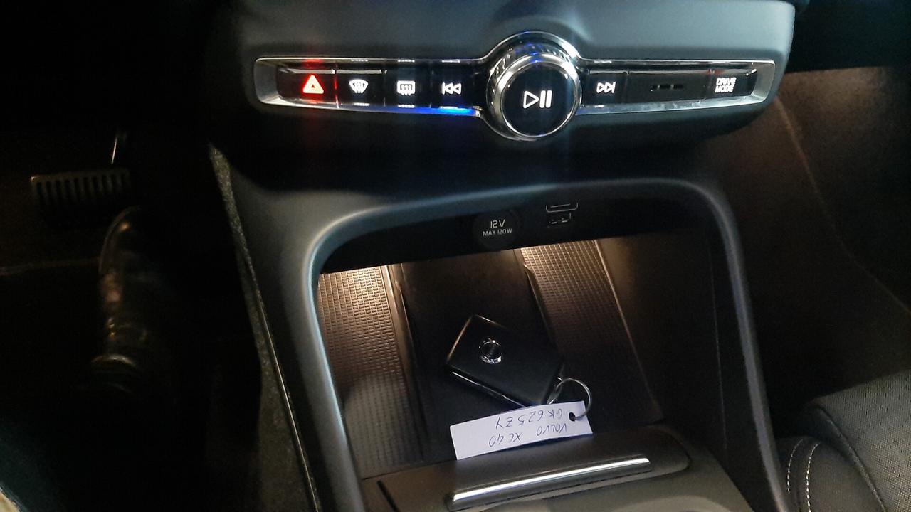 Volvo XC40 T5 Recharge Plug-in Hybrid automatico Core