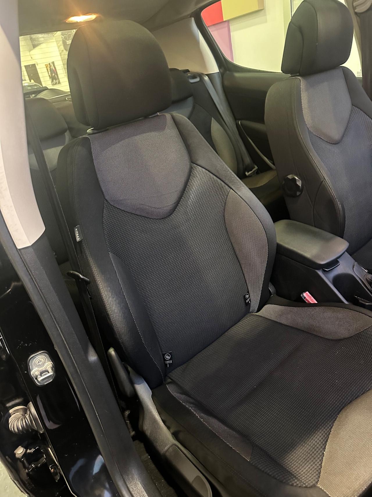 Peugeot 308 1.6 HDi 110CV 5p. Premium (6 Marce)