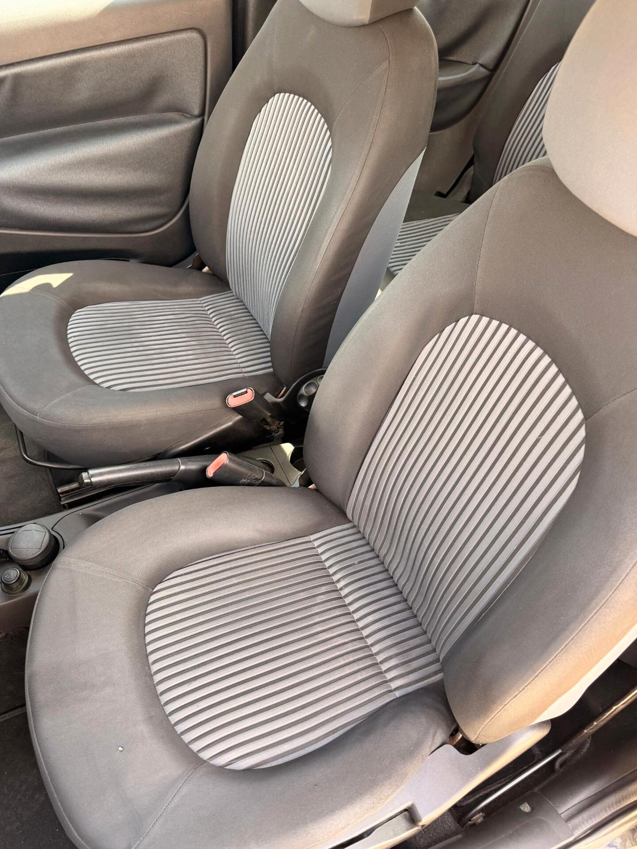 Lancia Ypsilon 1.3 MJT 75 CV Modamilano
