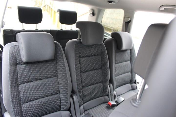 Volkswagen Touran Business 1.6 TDI Comfortline 7 POSTI 8 PNEUMATICI SU CERCHIO IN LEGA ORIGINALE