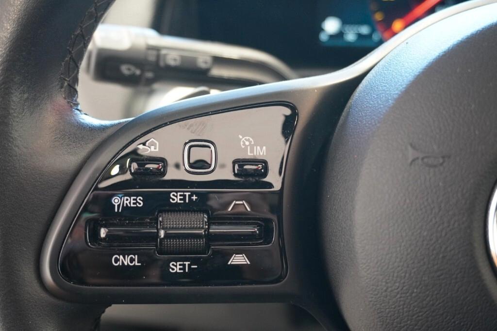 MERCEDES-BENZ GLB 200D 150CV AUTOMATIC BUSINESS EXTRA ( FARI LED - TETTO PANORAMICO APR. - DISTRONIC - PELLE - NAVI - MIRROR - PARK ASSIST - TELECAMERA POST. )