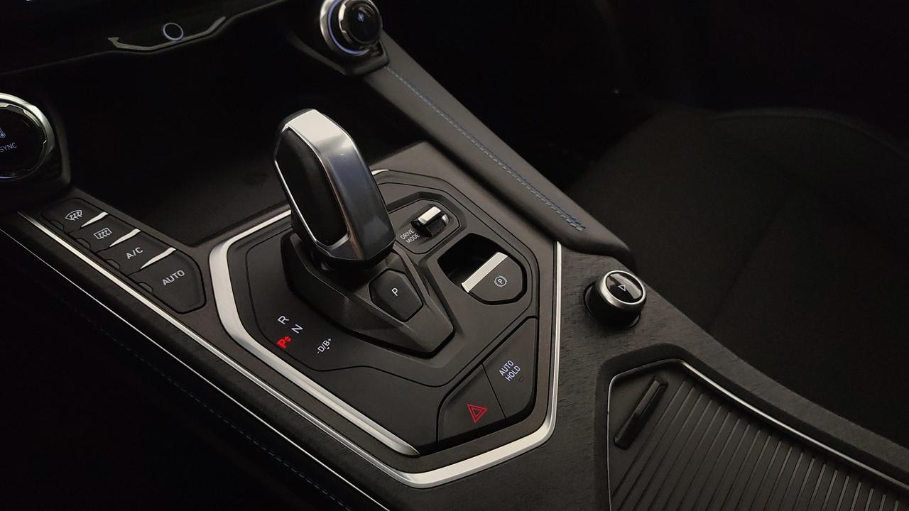 LYNK & CO 01 1.5 td phev auto