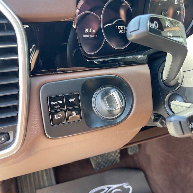 PORSCHE - Cayenne - 3.0 V6 E-Hybrid