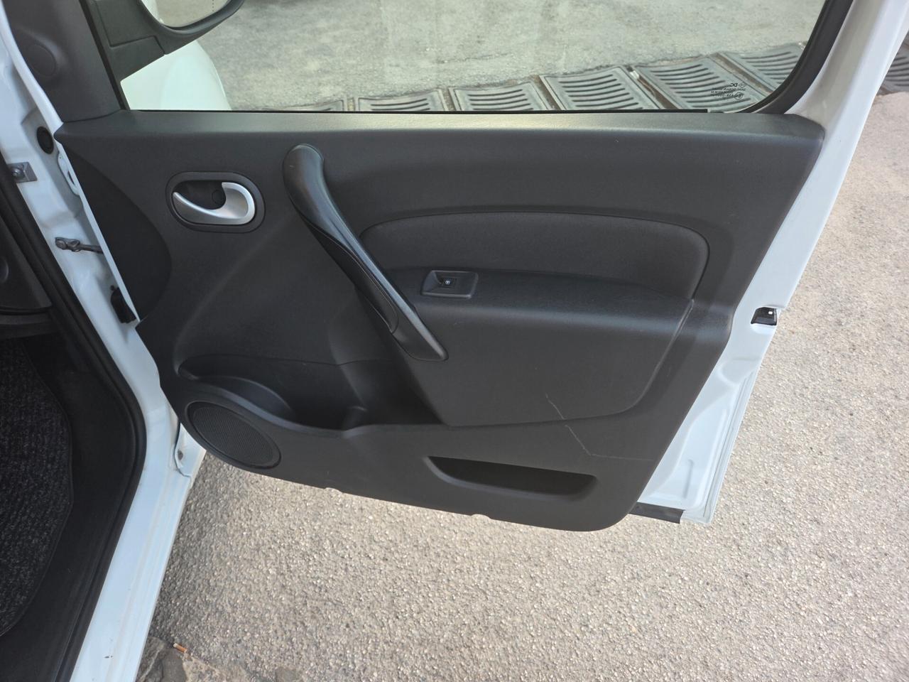 RENAULT KANGOO 1.5 DCI 95 CV ANNO 2021 5 POSTI N1 KM CERTIFICATI