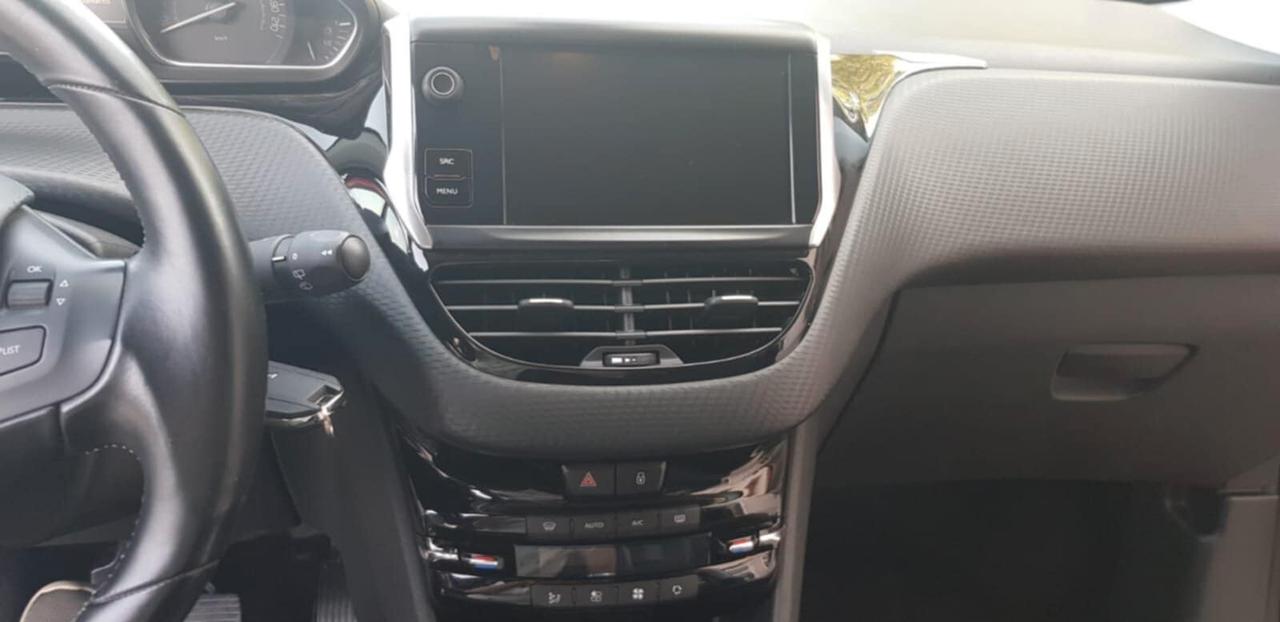 Peugeot 2008 1.5 HDi 100 CV Allure