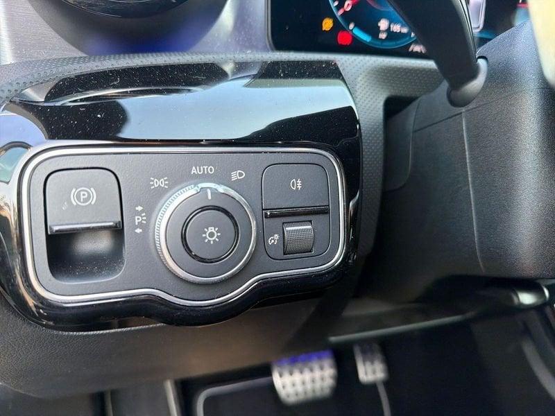 Mercedes-Benz Classe A A 180 d Premium Night edition Plus auto