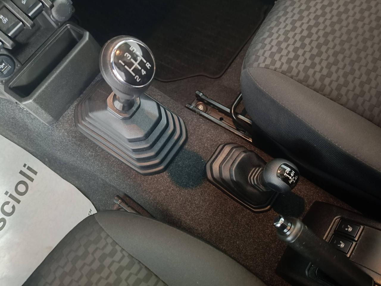 SUZUKI Jimny IV 2018 - Jimny 1.5 Pro 4wd allgrip