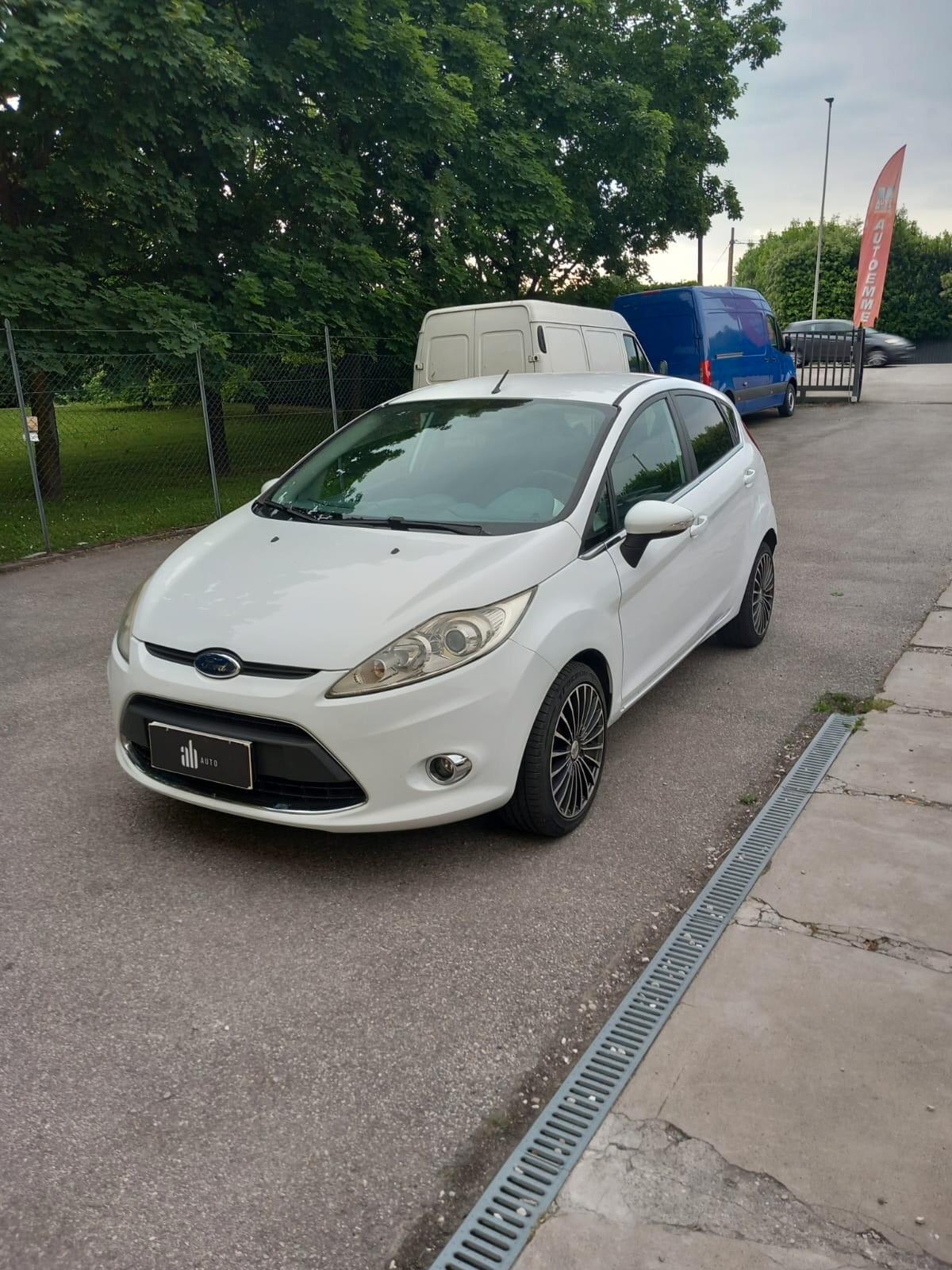 Ford Fiesta 1.4 5 porte Bz.- GPL Titanium