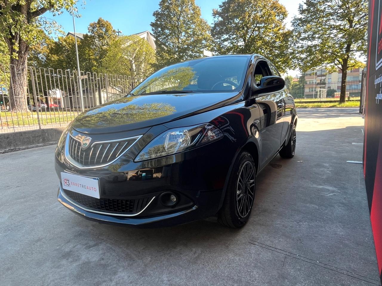 LANCIA YPSILON 1.0 HYBRID 70CV GOLD PLUS
