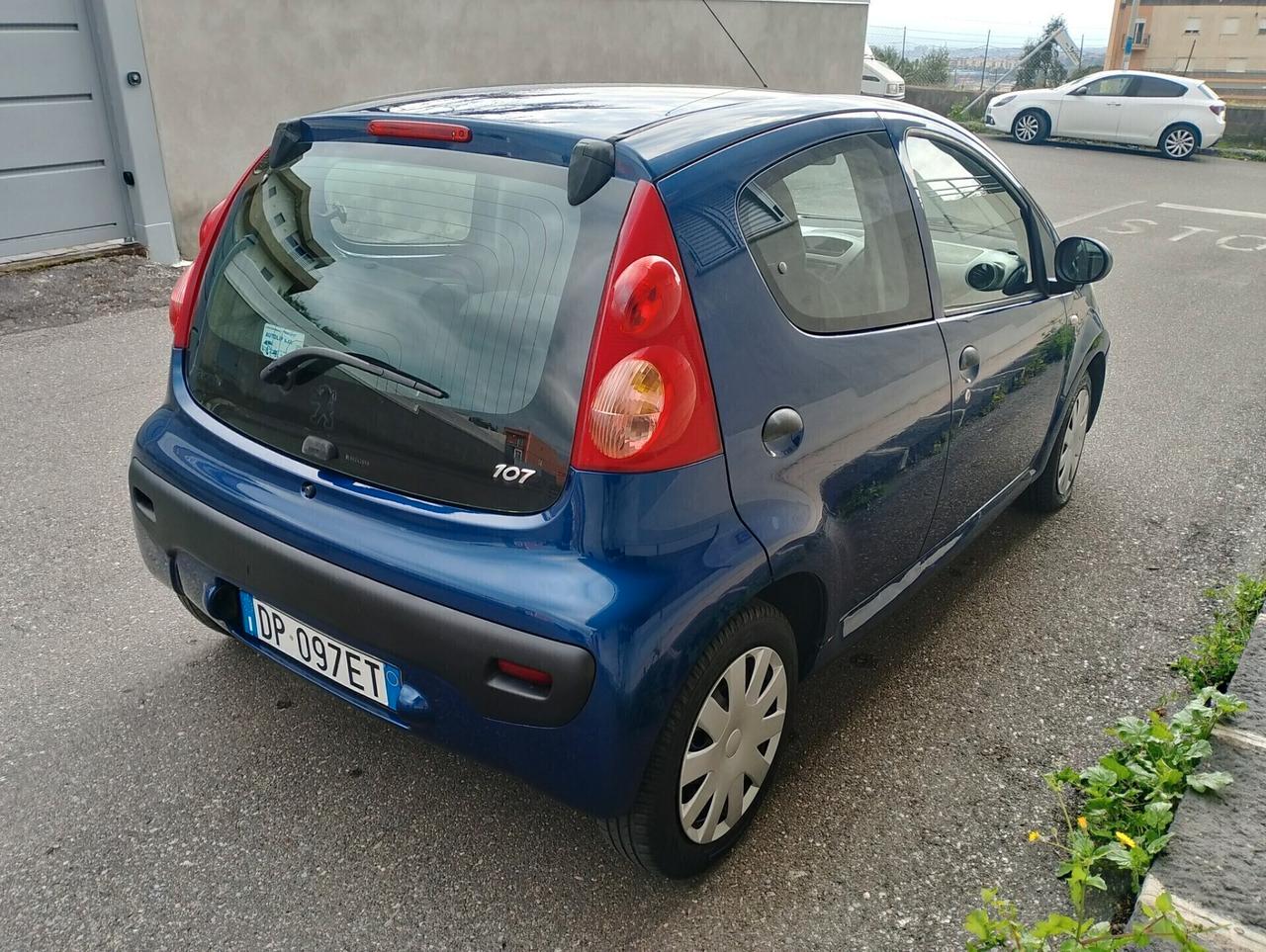 Peugeot 107 1.0 68CV 5p. Sweet Years 2Tronic