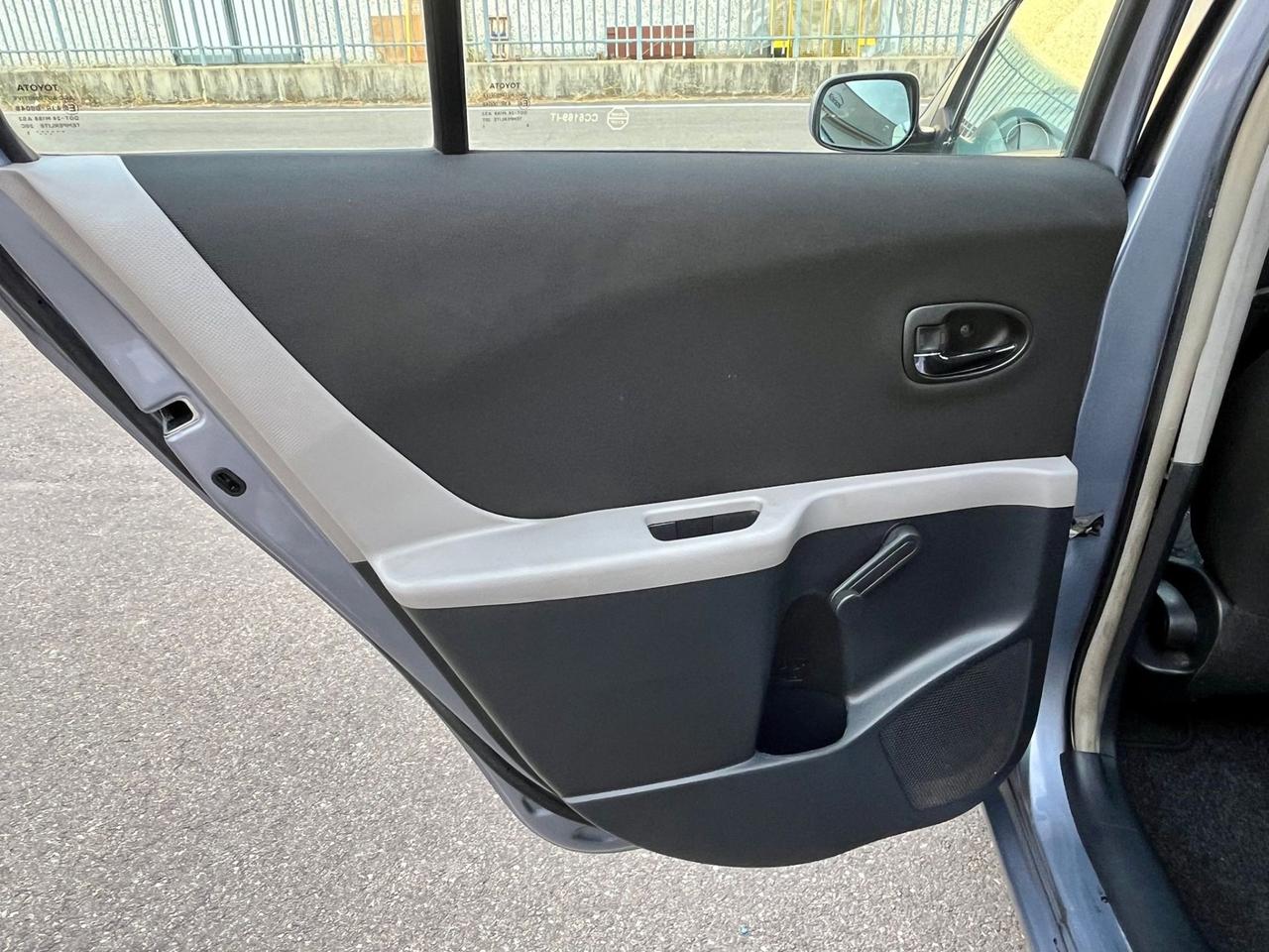 Toyota Yaris 1.3benz 2011 58.000km perfetta per neopatentati