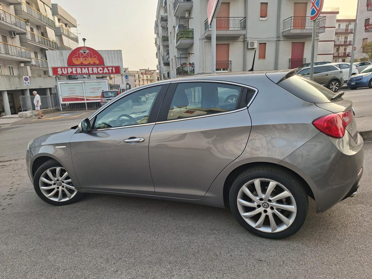Alfa Romeo Giulietta 1.6 JTDm 120 CV Super * Navi * Garantita 12 Mesi