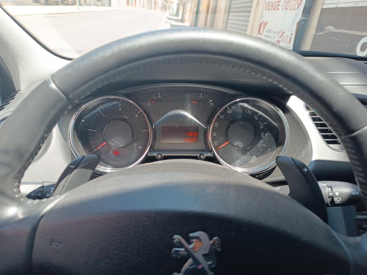 Peugeot 3008 1.6 e-HDi 115CV CAMBIO AUTOMATICO FULL