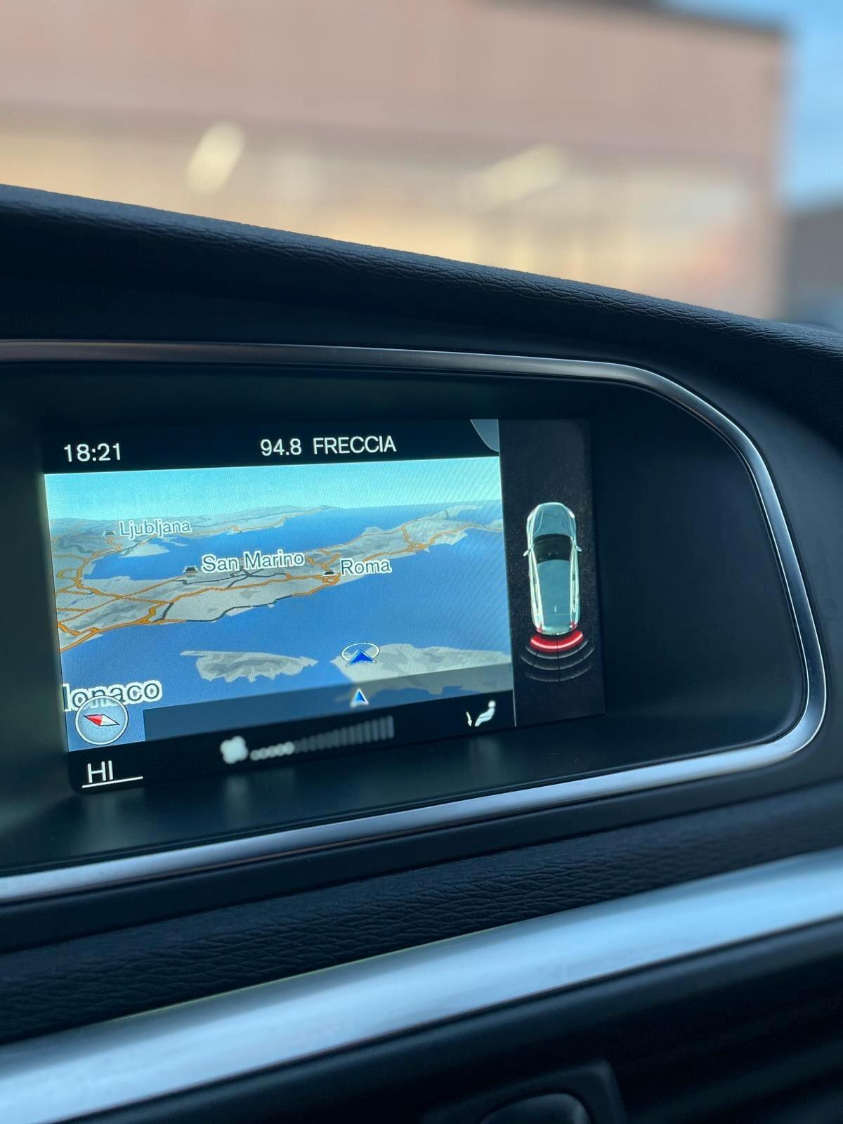 Volvo V40 D3 Geartronic R-design Momentum