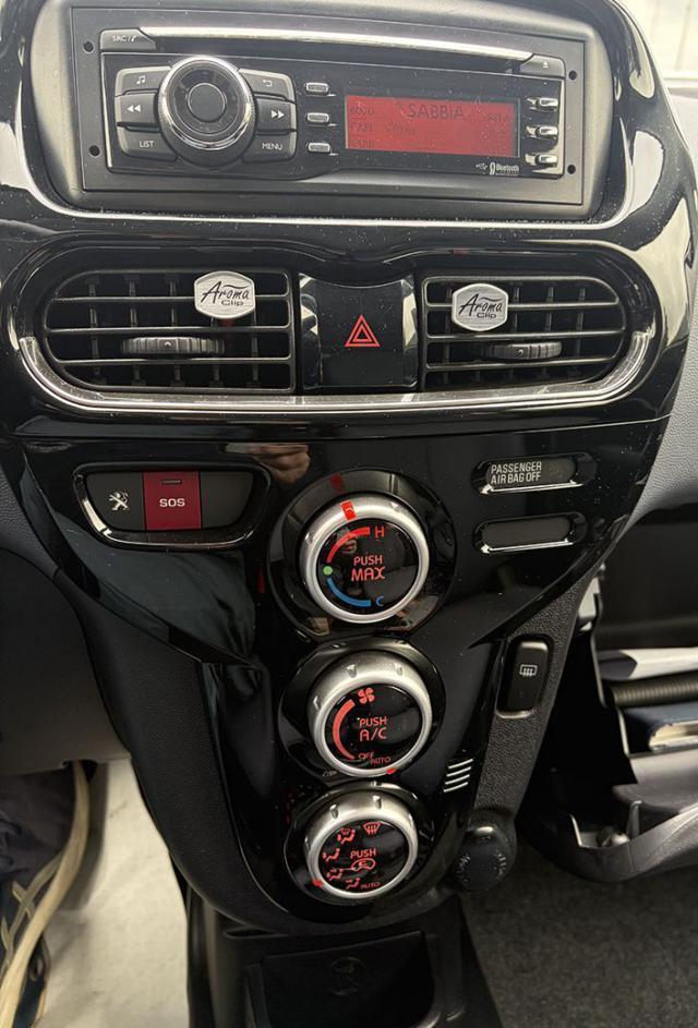 PEUGEOT iOn Active
