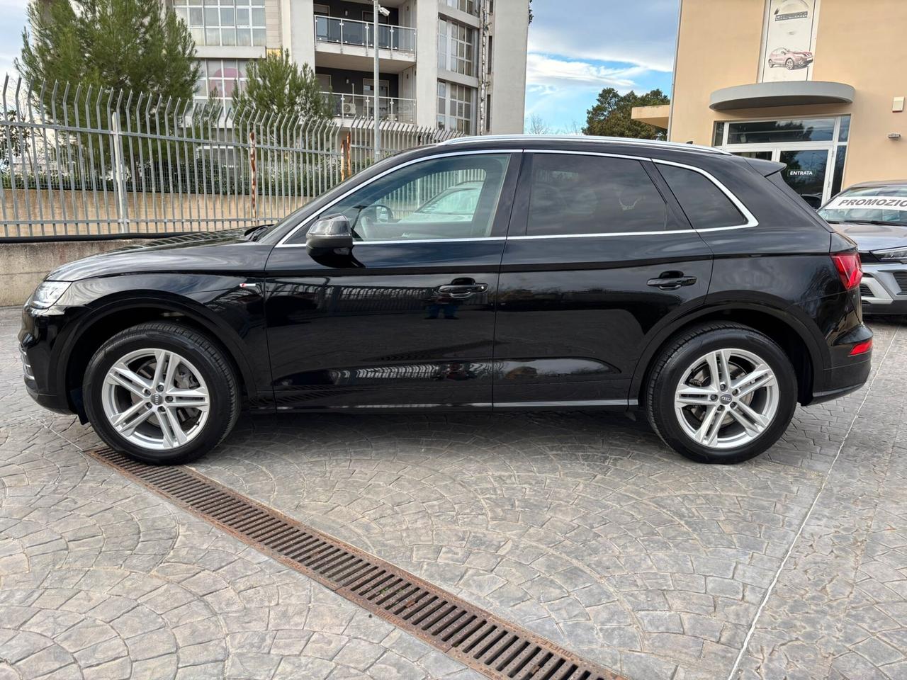Audi Q5 40 TDI quattro S-tronic ! S-LINE INT/EST. !
