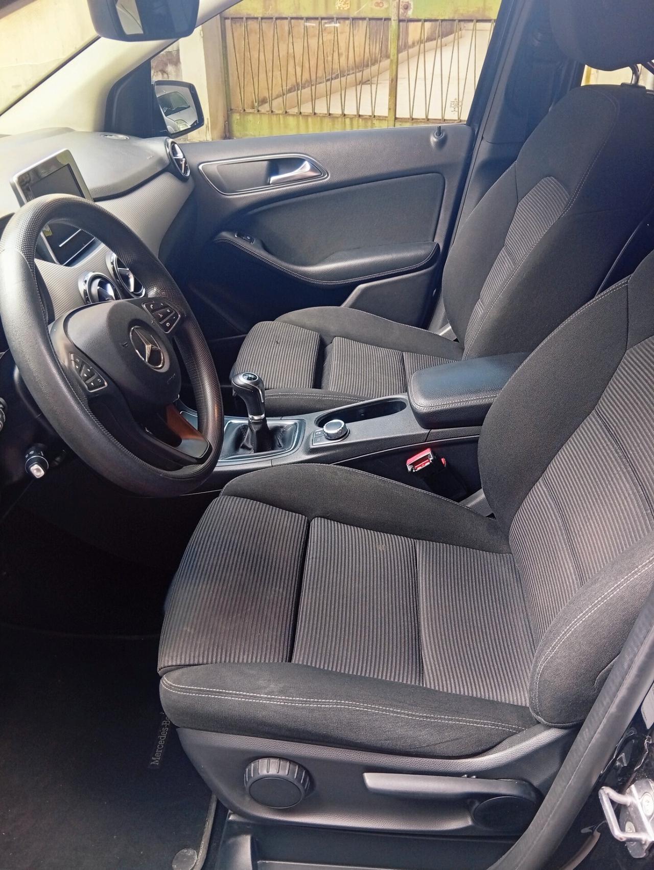 Mercedes-benz B 180 Premium