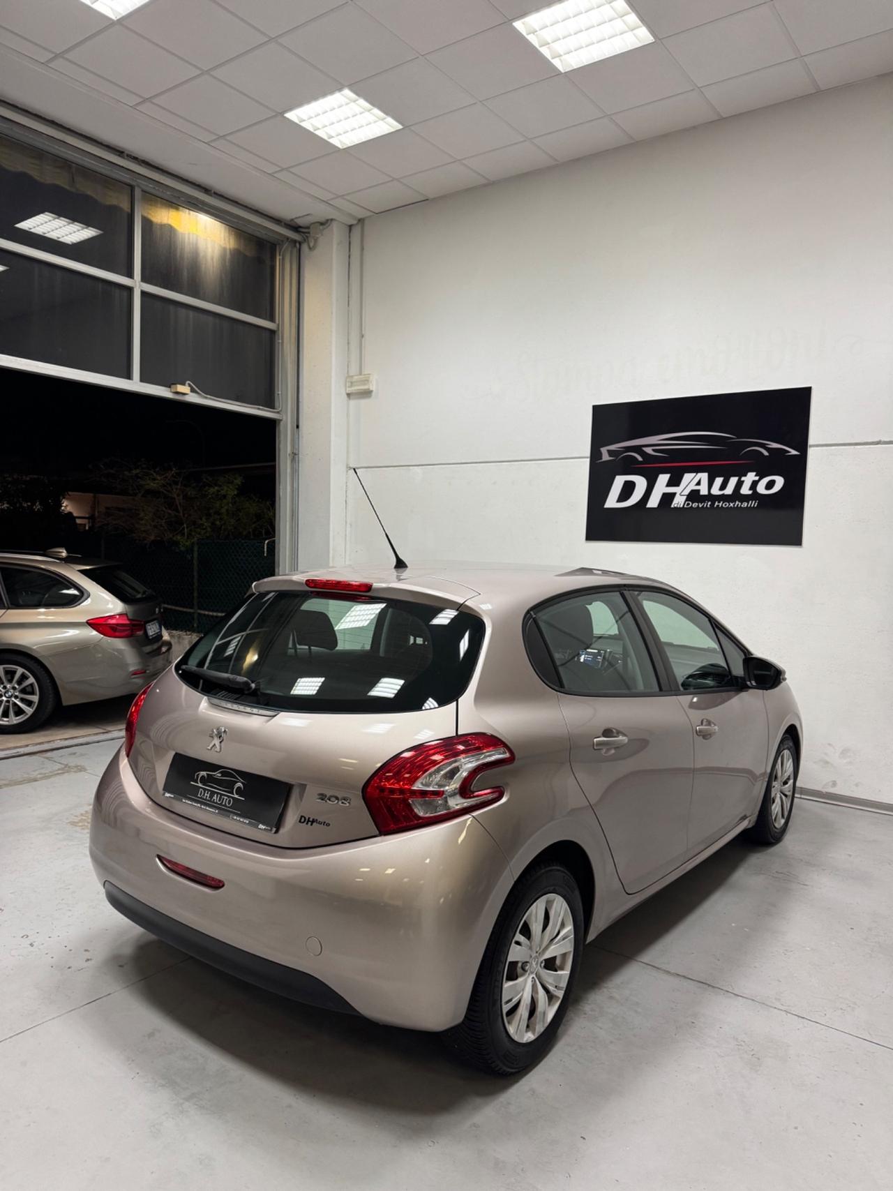 Peugeot 208 1.4 HDi 68 CV 5 porte Allure