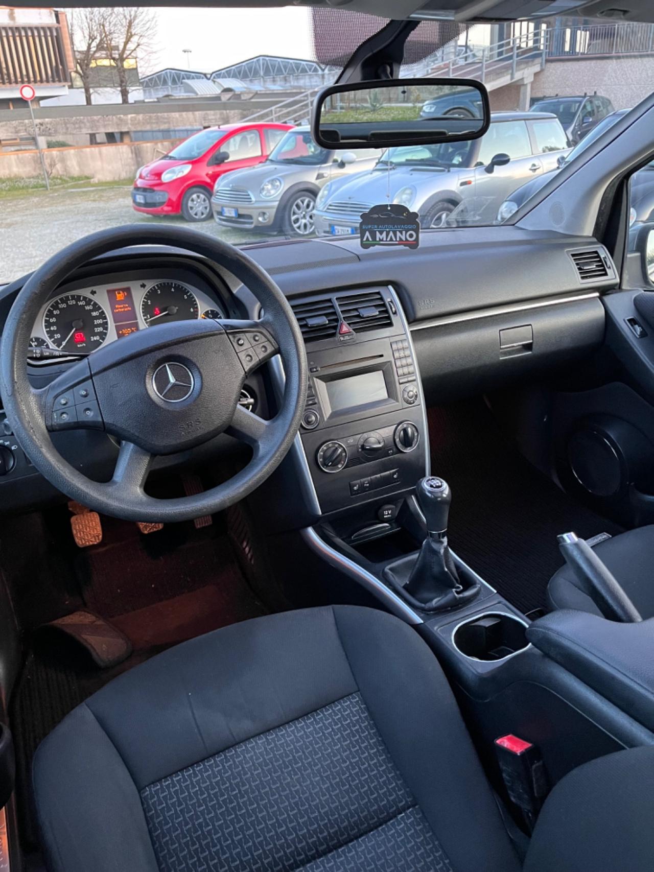 Mercedes-benz B 180 NGT BlueEFFICIENCY 2010