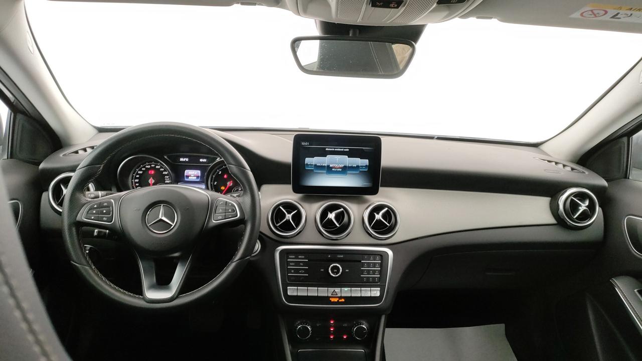 Mercedes-Benz GLA 200 d Sport 4matic auto