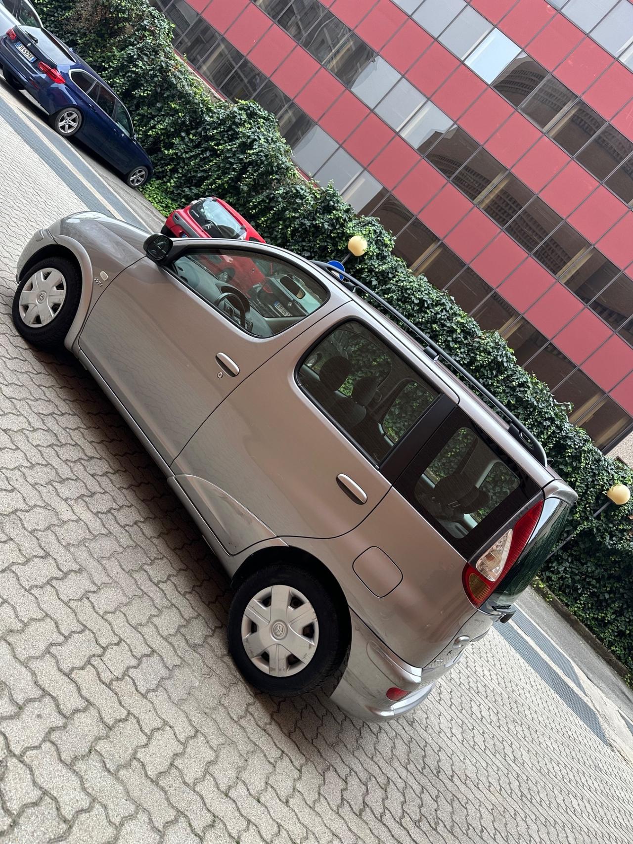 Toyota Yaris Verso 1.3i 16V cat Sol '03
