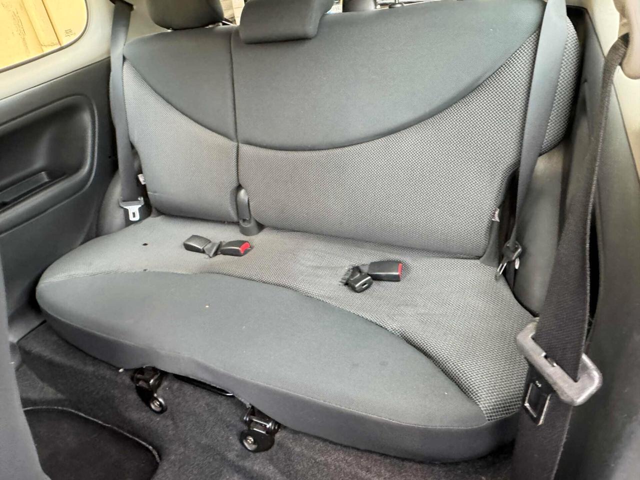 Toyota Yaris 2003 1.0 Benzina OK NEOPATENTATI