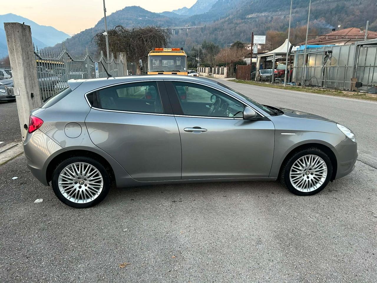 Alfa Romeo Giulietta 1.6 JTDm-2 105 CV Exclusive