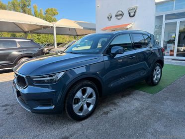 VOLVO XC40 T2 Geartronic Momentum Pro