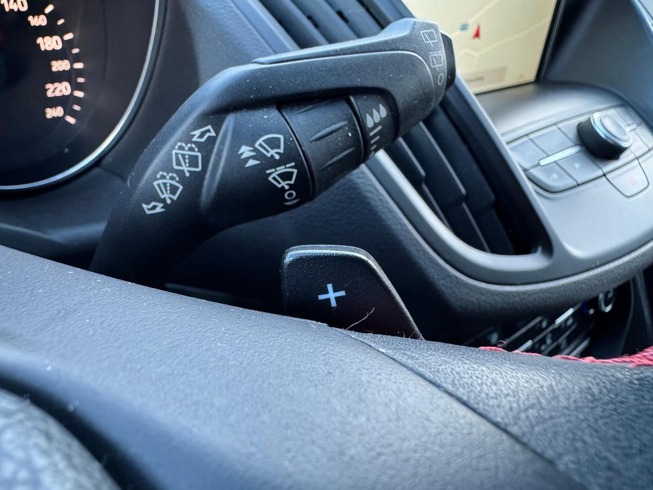 Ford Kuga 1.5 TDCI 120CV S&S 2WD Powershift ST-Line Business