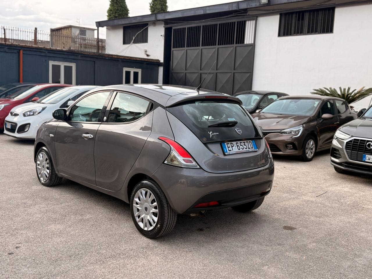 Lancia Ypsilon 1.2 69 CV 5 porte GPL Ecochic Silver