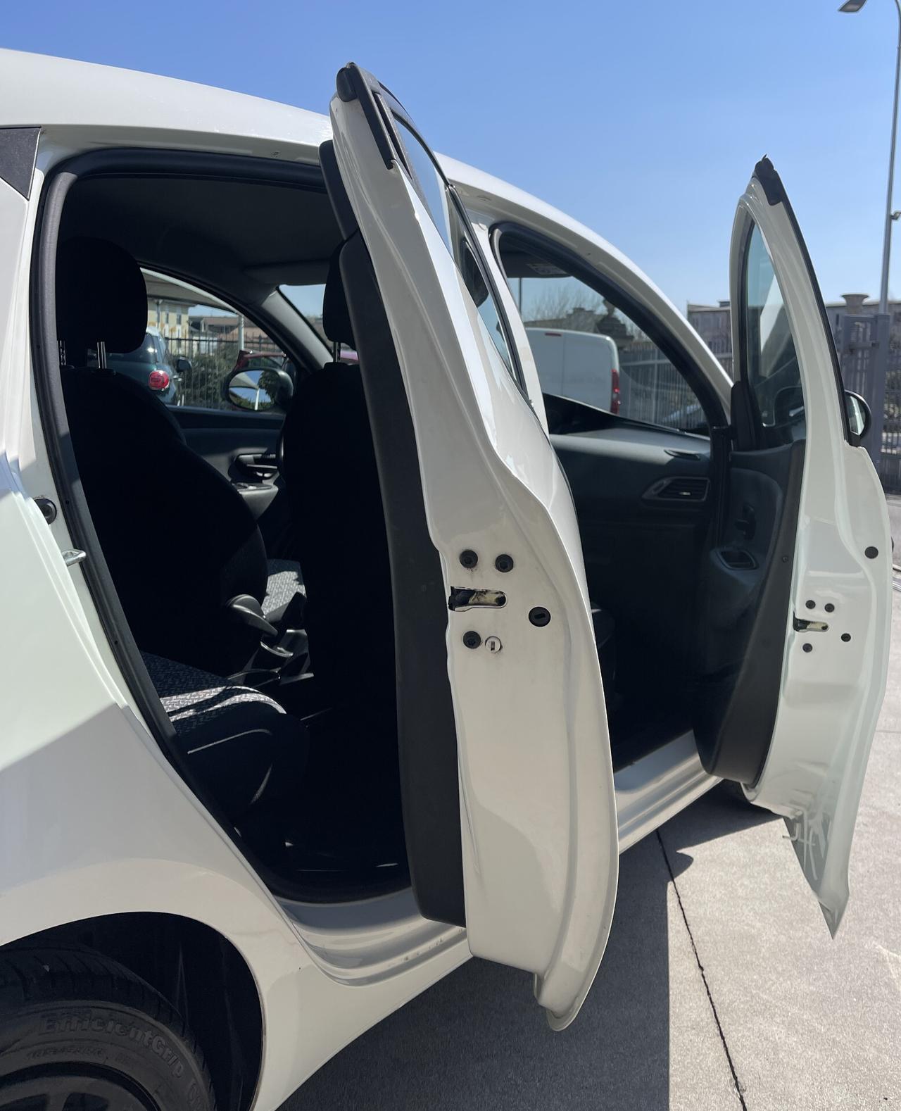 Lancia Ypsilon 1.2 5 porte Elefantino