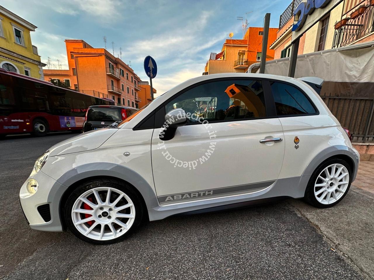 Abarth 695 1.4 Turbo T-Jet 180 CV 70° XENO NAVI SABELT UNIPRO